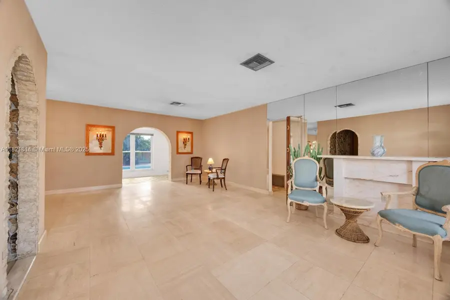 5025 SW 90th Ct, Miami, FL 33165 - Image #3