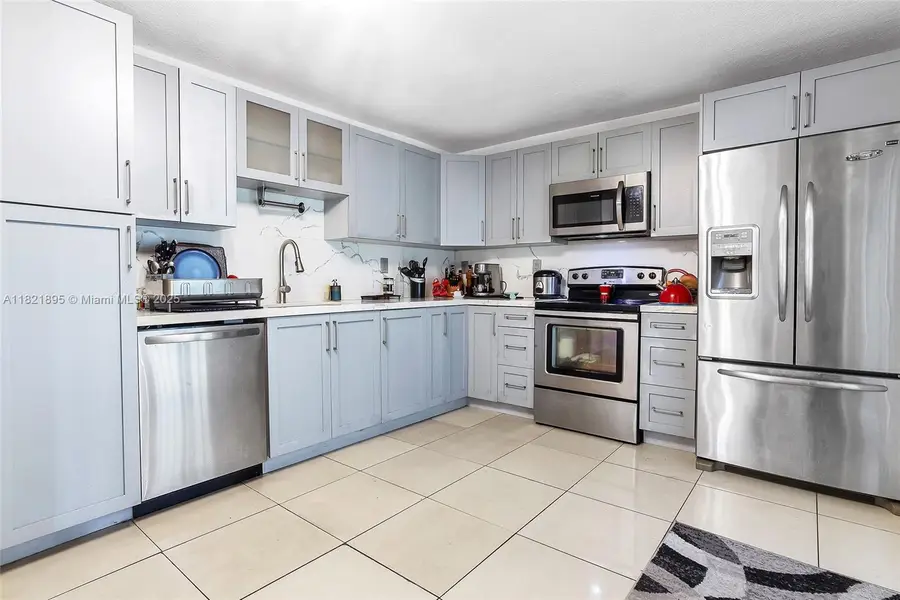 3430 NW 16th St, Miami, FL 33125 - Image #2