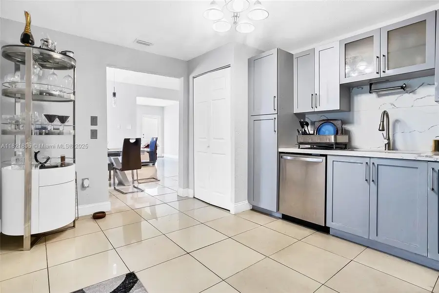 3430 NW 16th St, Miami, FL 33125 - Image #3