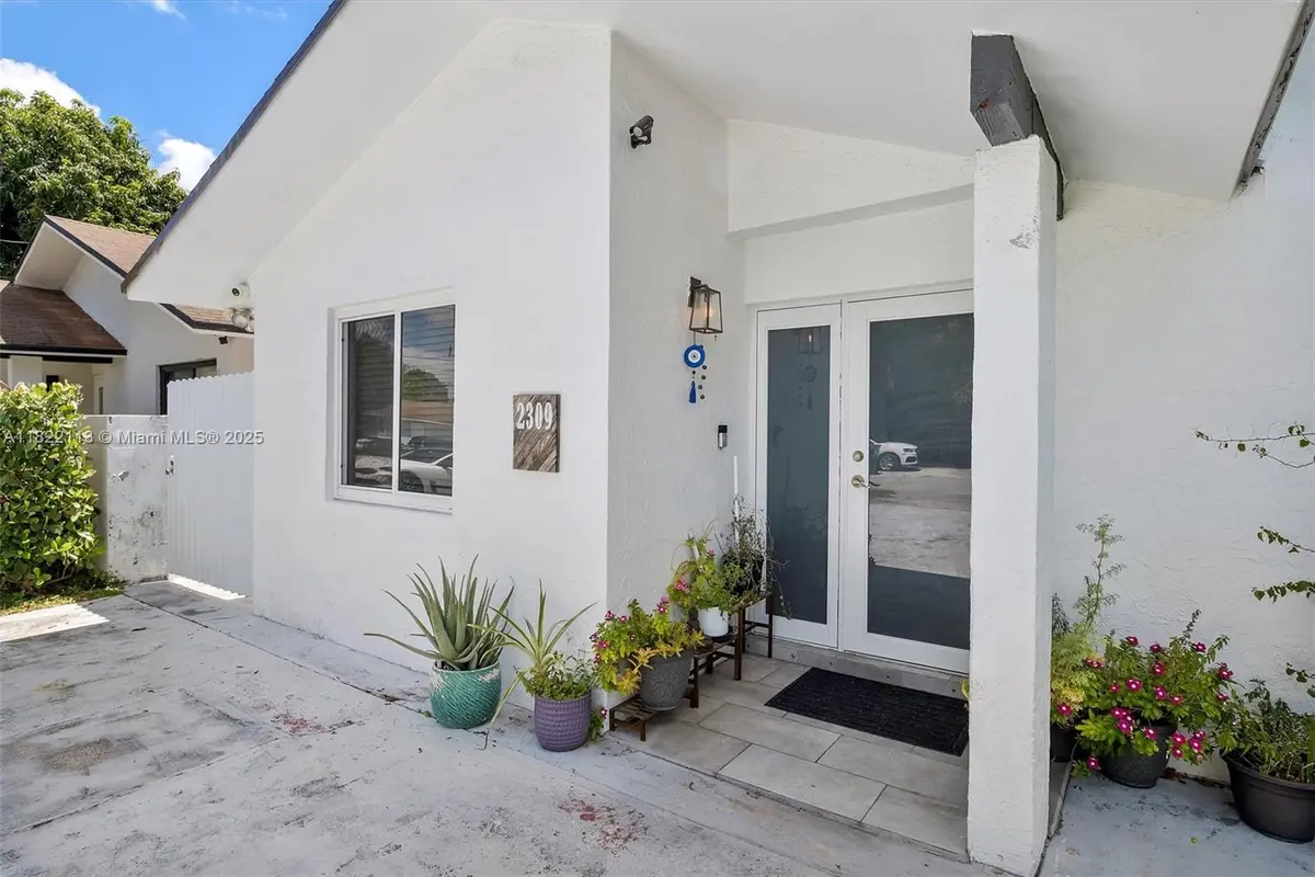 2309 SW 62nd Ct, Miami, FL 33155 - Image #1