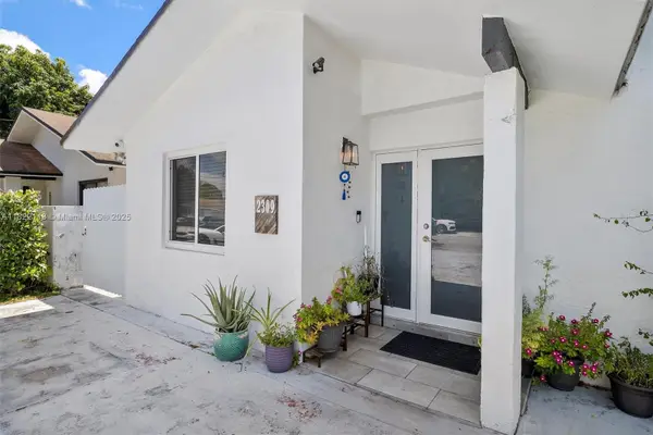 2309 SW 62nd Ct, Miami, FL 33155