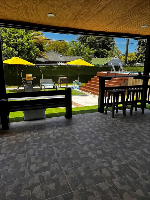 7151 Pershing St, Hollywood, FL 33024