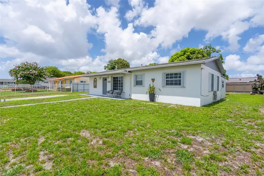19725 NW 32nd Ct, Miami Gardens, FL 33056 - Image #2