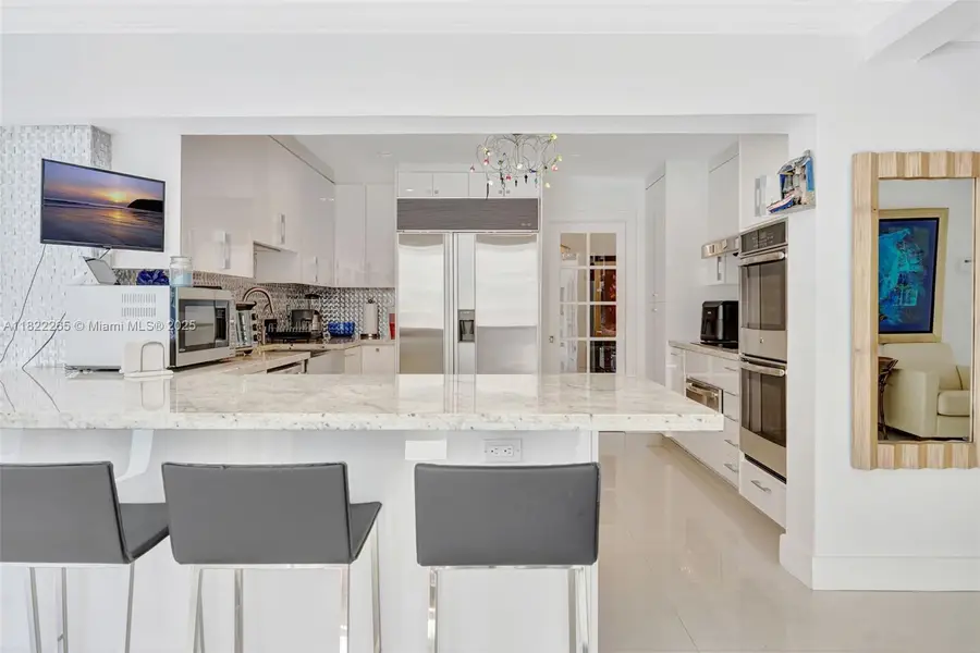 11230 SW 69th Ct, Pinecrest, FL 33156 - Image #2