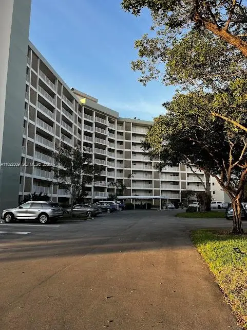 3090 N Course Dr #807, Pompano Beach, FL 33069 - Image #3