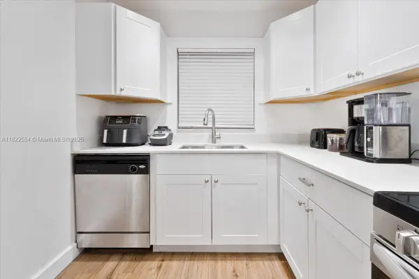 9481 Evergreen Pl #206, Davie, FL 33324