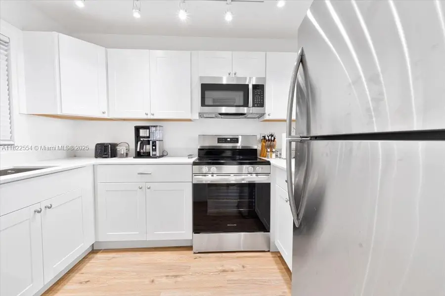 9481 Evergreen Pl #206, Davie, FL 33324 - Image #2