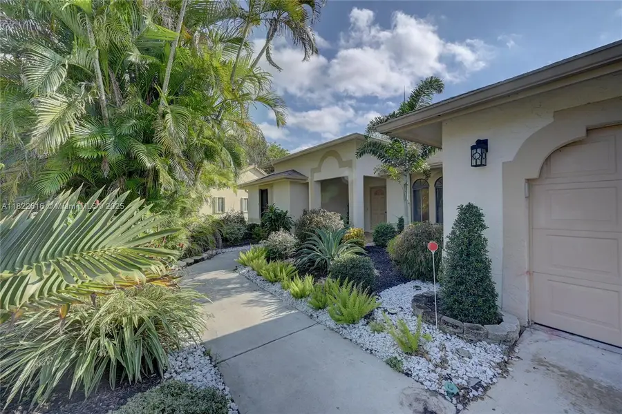 2530 Riviera Dr, Delray Beach, FL 33445 - Image #2