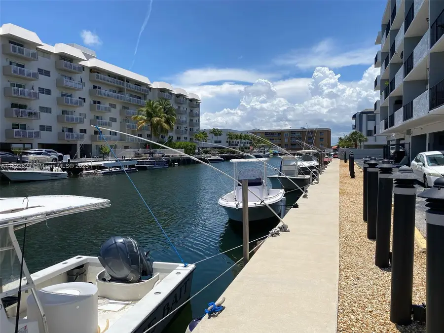 3642 NE 171st St #208, North Miami Beach, FL 33160 - Image #3