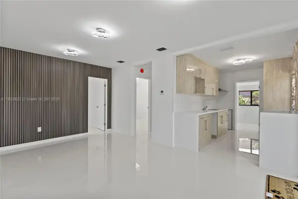 1640 NE 183 St, North Miami Beach, FL 33179