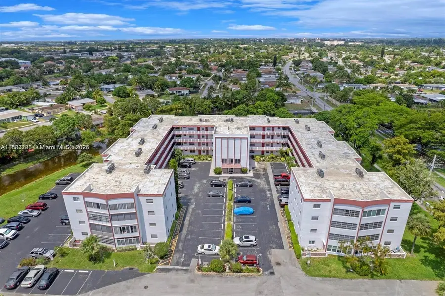 4000 NW 44th Ave #203, Lauderdale Lakes, FL 33319 - Image #2