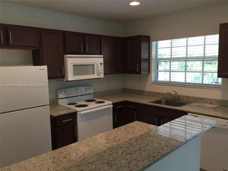 3525 NW 114th Ln, Coral Springs, FL 33065 - Image #3