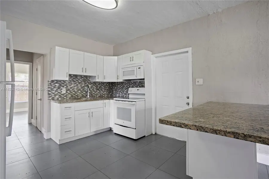 5900 SW 62nd Ter, South Miami, FL 33143 - Image #2