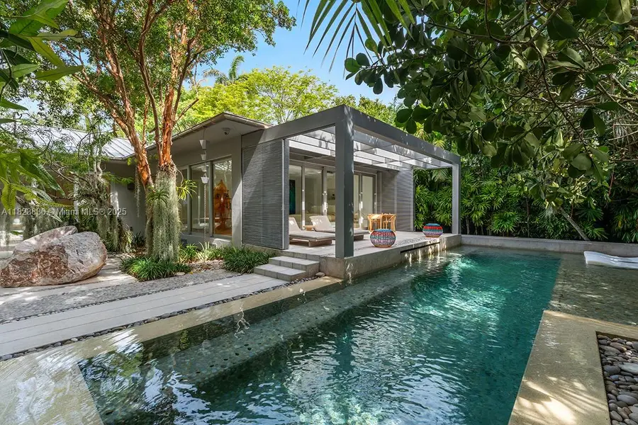 11 La Gorce Cir, Miami Beach, FL 33141 - Image #3