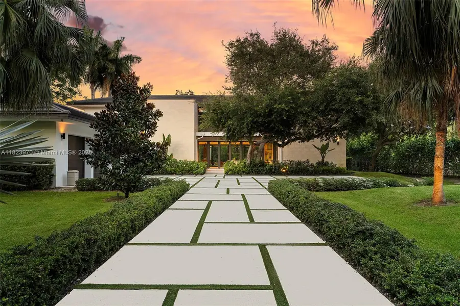 8875 SW 61st Ct, Pinecrest, FL 33156 - Image #2