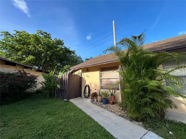 121 Briarwood Cir #1-5, Hollywood, FL 33024