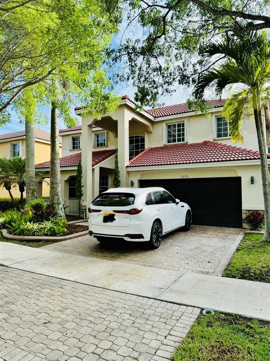 1325 Chenille Cir, Weston, FL 33327 - Image #2