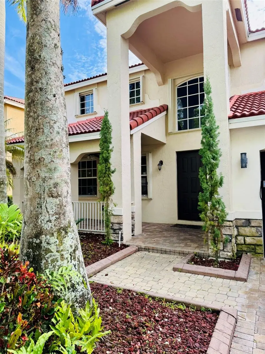 1325 Chenille Cir, Weston, FL 33327 - Image #3