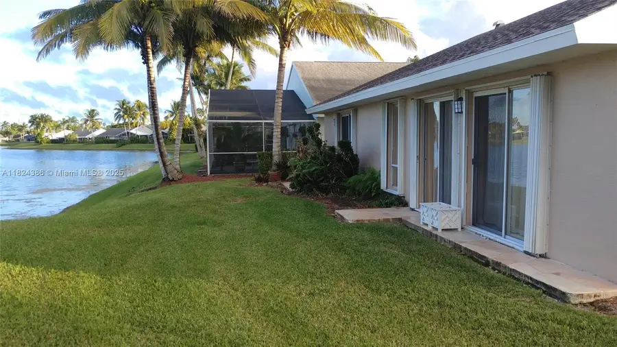 585 SE 25th Ln, Homestead, FL 33033 - #3