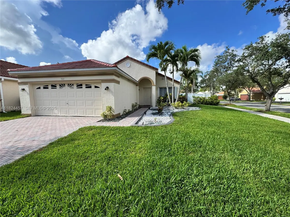 922 Falling Water Rd, Weston, FL 33326 - Image #1