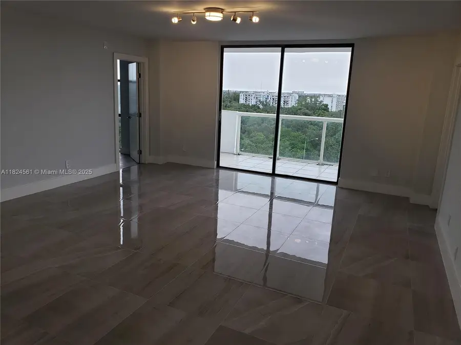 13499 Biscayne Blvd #1105, North Miami, FL 33181 - Image #2