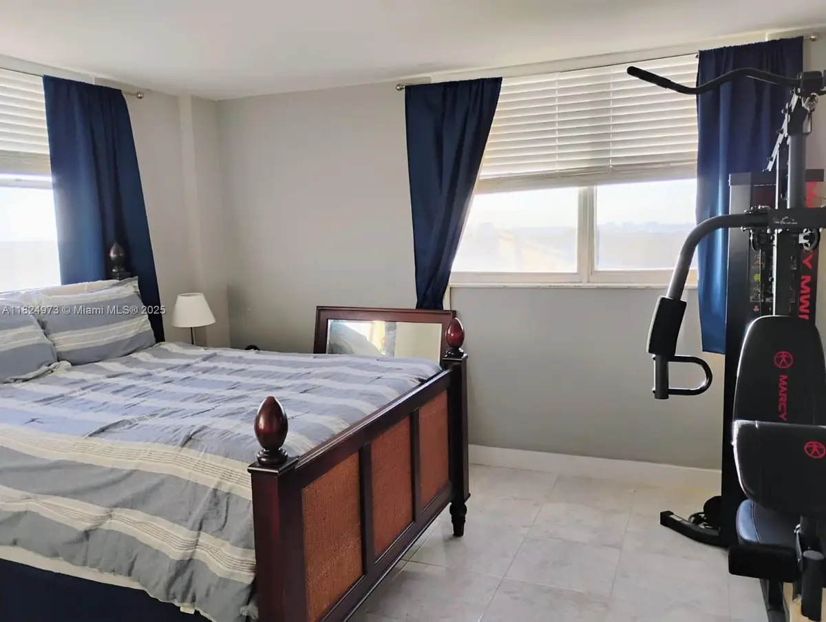 6900 Bay Dr #11K, Miami Beach, FL 33141 - Image #1