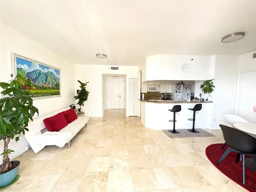 808 Brickell Key Dr #1103, Miami, FL 33131 - Image #2