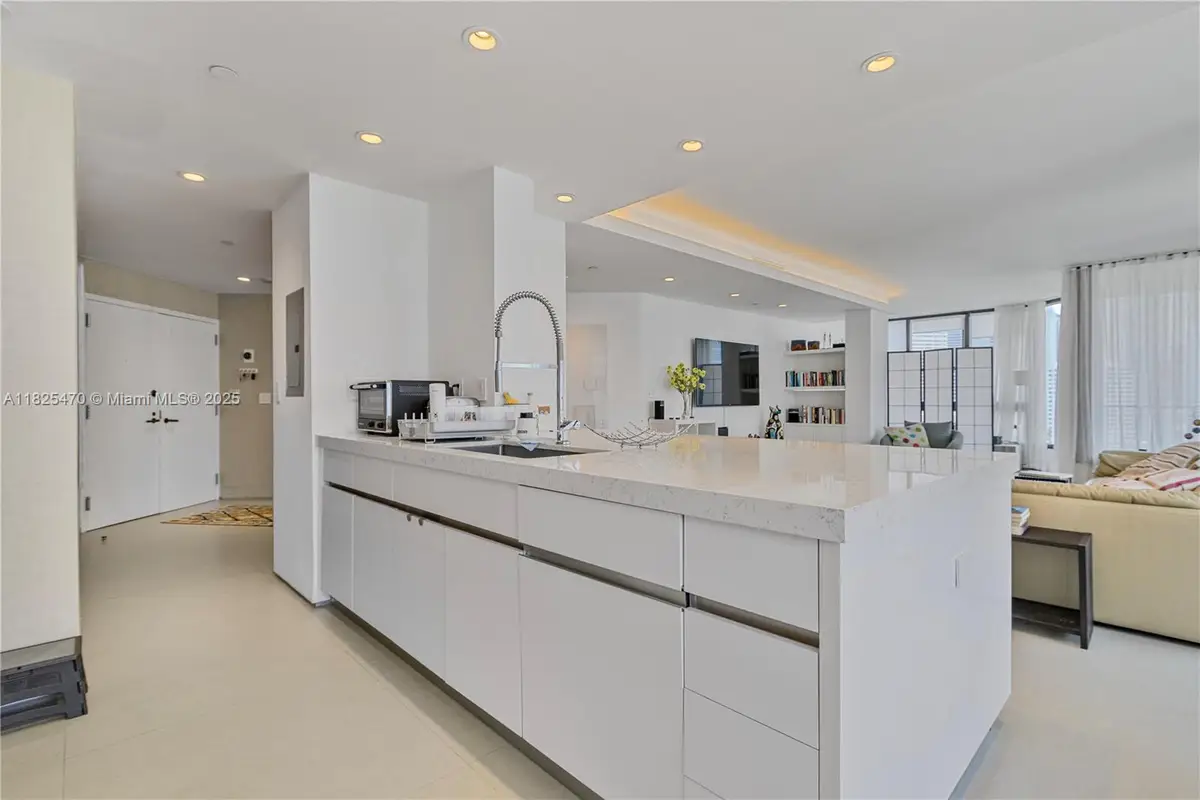 520 Brickell Key Dr #A1421, Miami, FL 33131 - Image #1