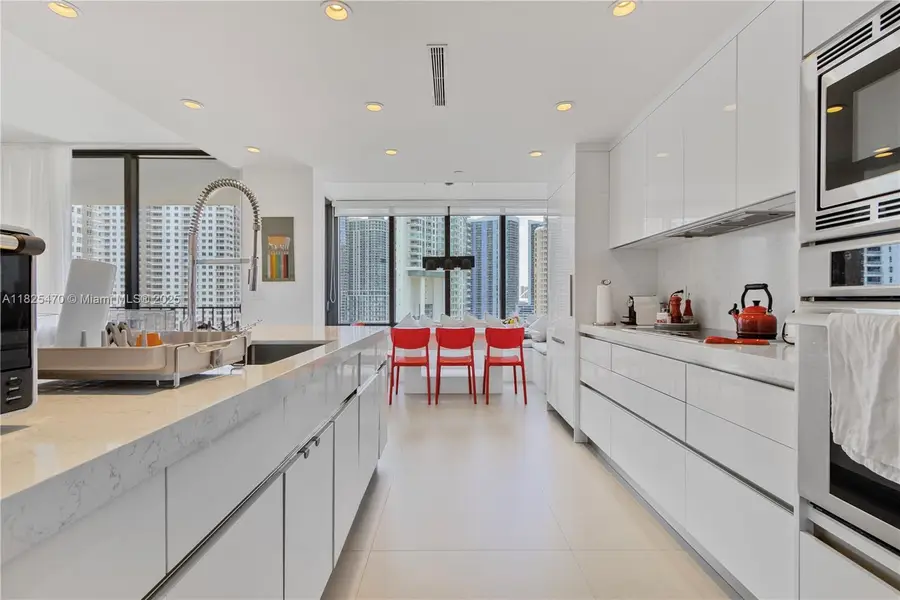 520 Brickell Key Dr #A1421, Miami, FL 33131 - Image #2
