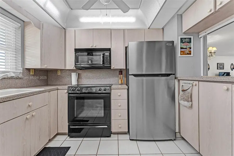 1169 Hillsboro Mile #111, Hillsboro Beach, FL 33062 - Image #3