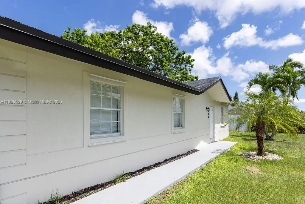 355 SW 17th Ave, Homestead, FL 33030 - Image #1