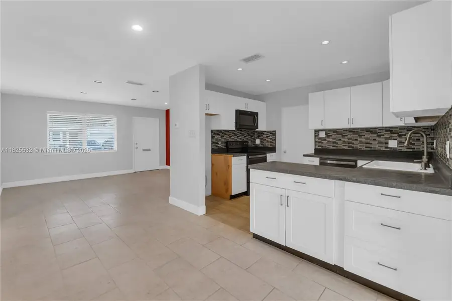 6915 NW 17th St, Margate, FL 33063 - Image #3