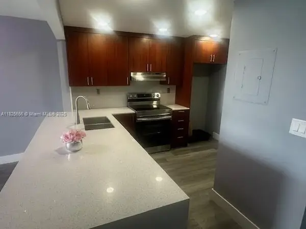 10288 NW 9th St Cir #306, Miami, FL 33172