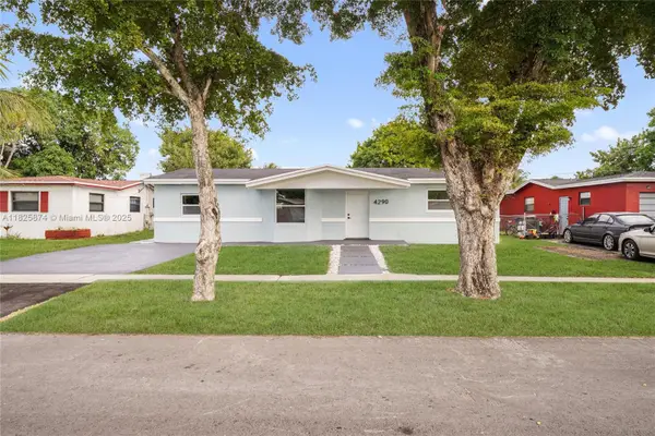 4290 NW 38th Ave, Lauderdale Lakes, FL 33309