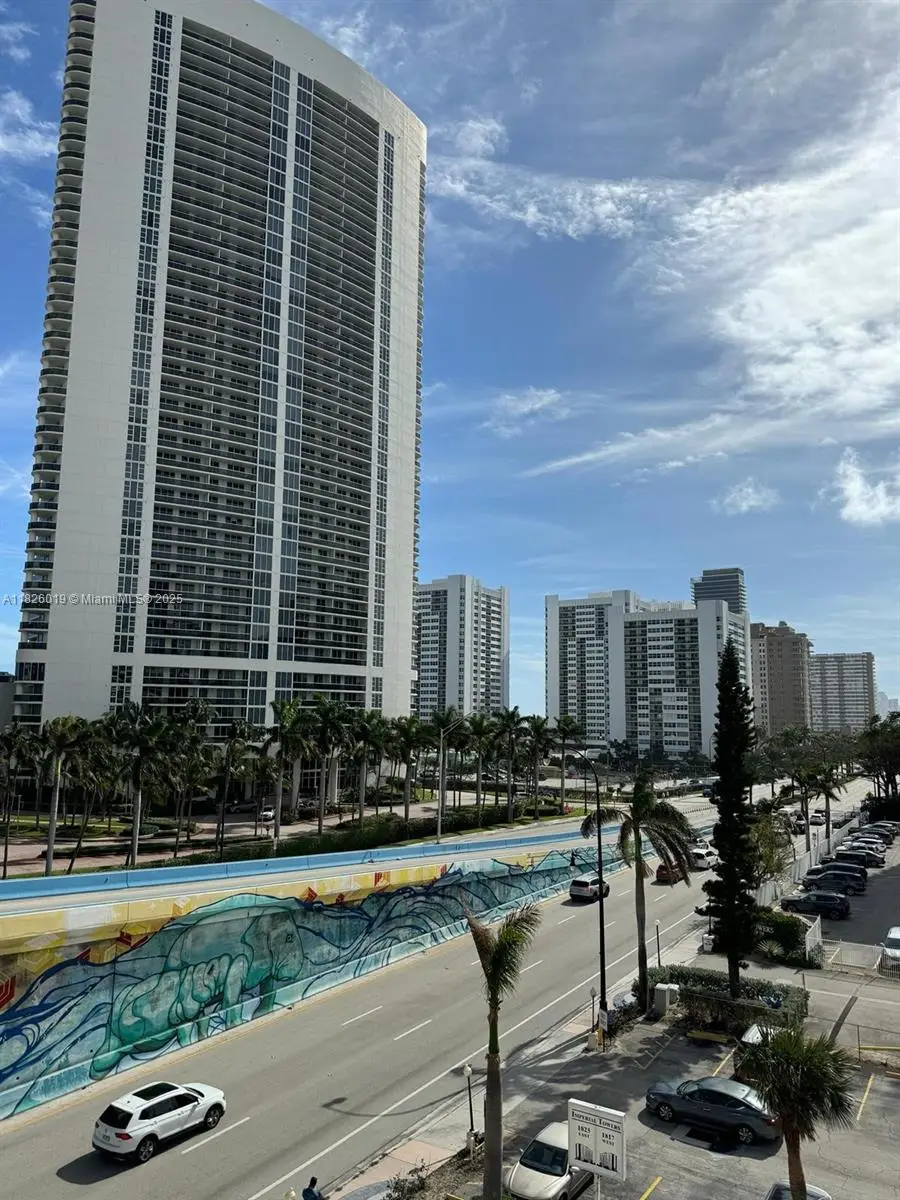1825 S Ocean Dr #514, Hallandale Beach, FL 33009 - #2