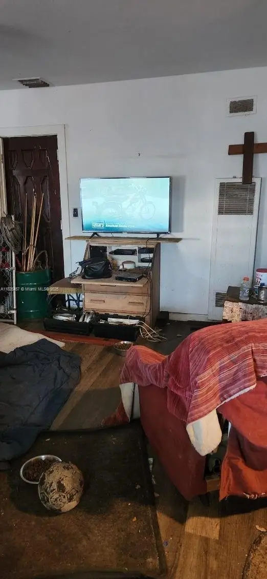 890 E 52nd St, Hialeah, FL 33013 - #3