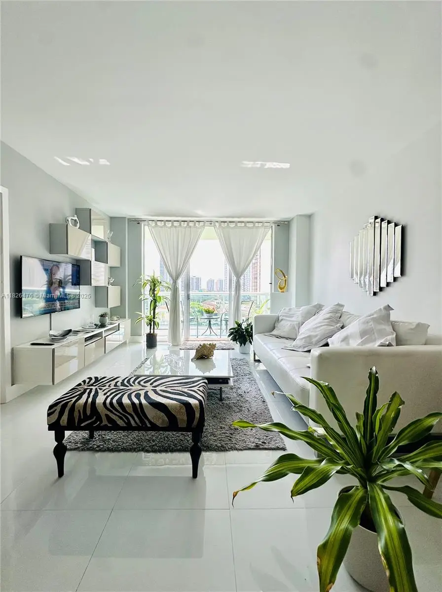 19390 Collins Ave #911, Sunny Isles Beach, FL 33160 - #1