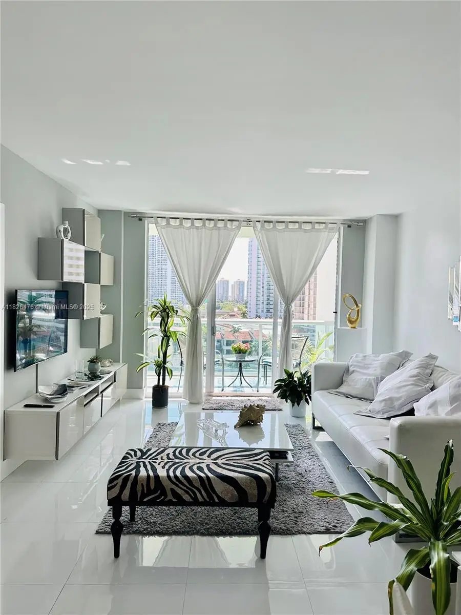 19390 Collins Ave #911, Sunny Isles Beach, FL 33160 - #3