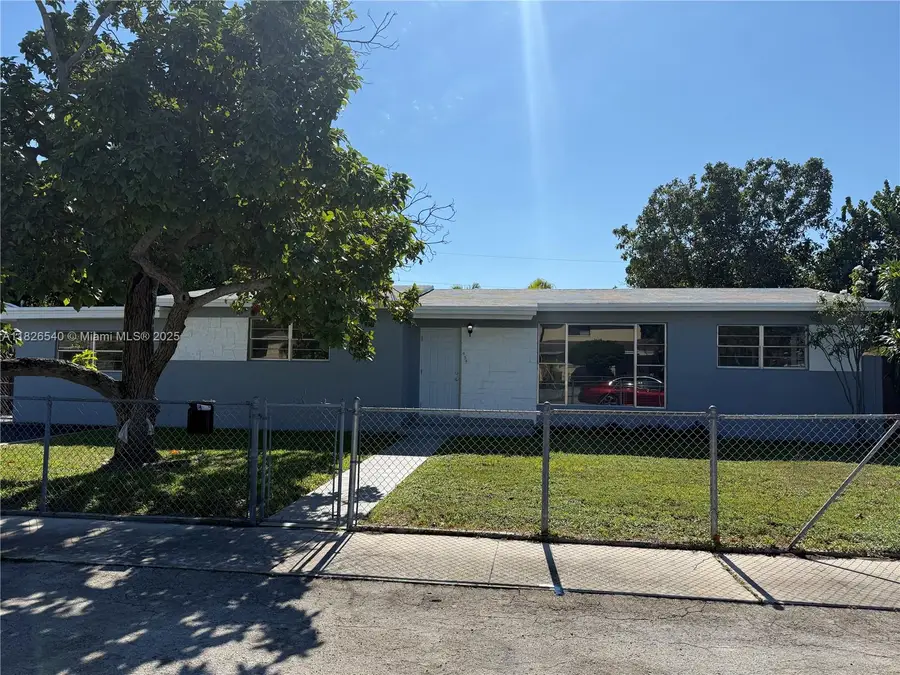 954 W 72nd Pl, Hialeah, FL 33014 - Image #2