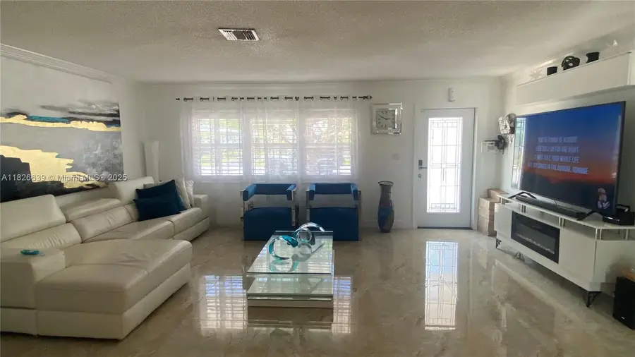 7809 NW 40th Ct, Coral Springs, FL 33065 - Image #2