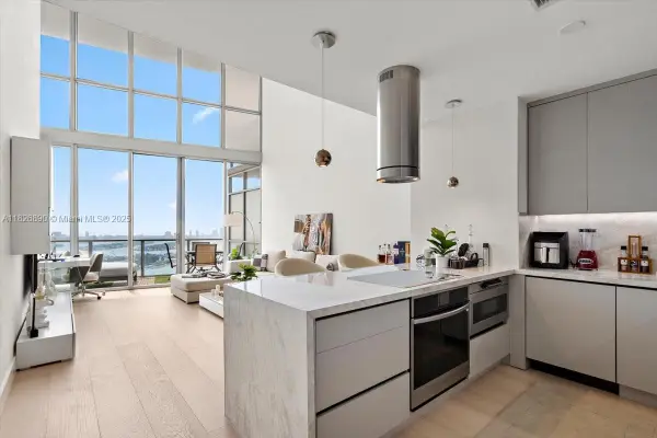 1100 Biscayne Blvd #4305, Miami, FL 33132