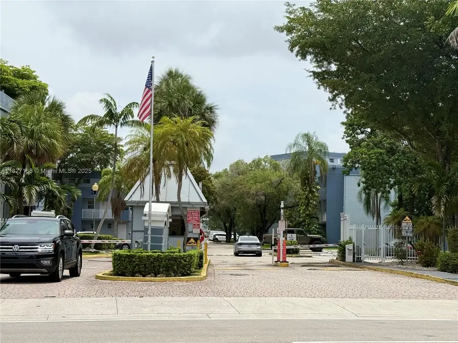 9365 Fontainebleau #E236, Miami, FL 33172 - Image #2