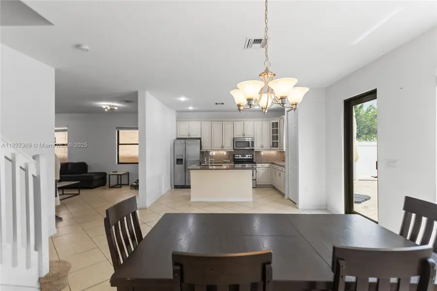 878 NE 191st St, Miami, FL 33179 - Image #3