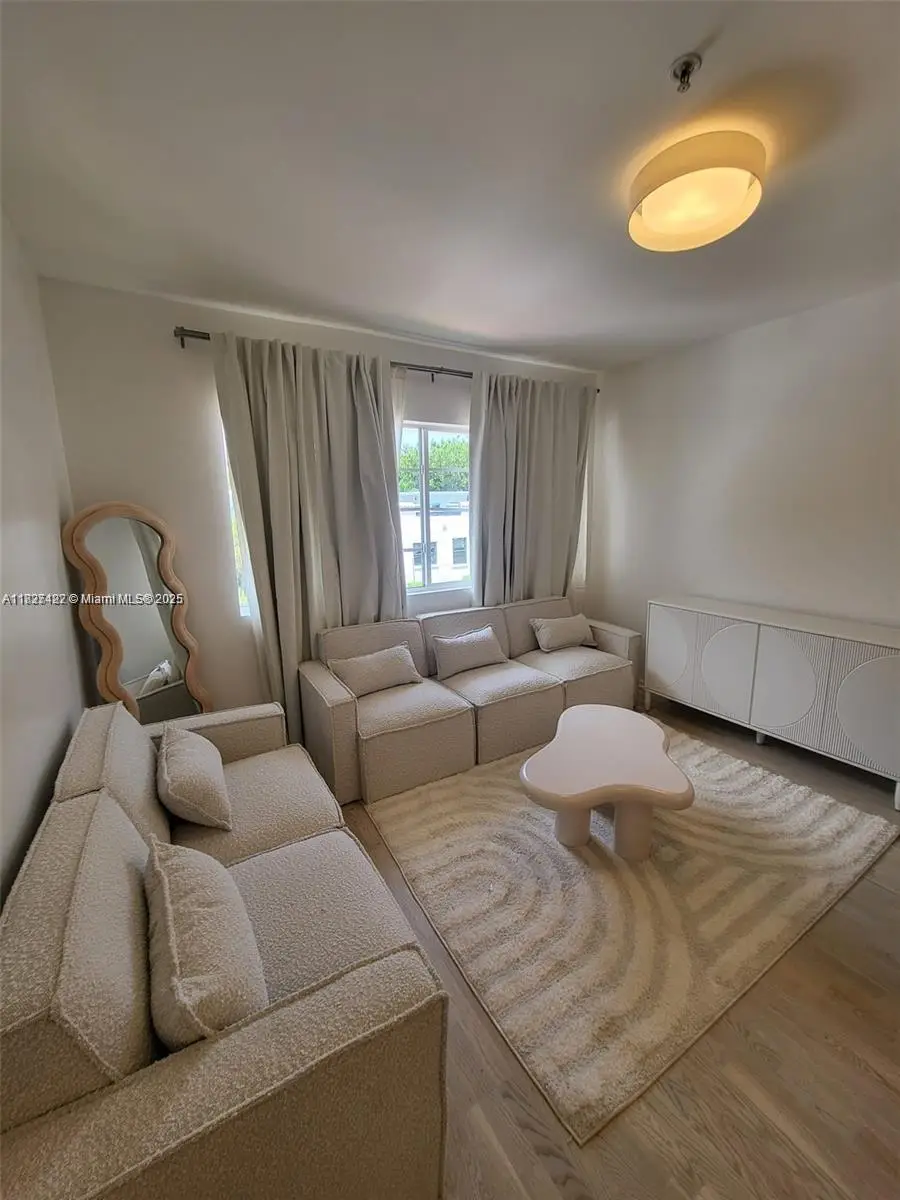 810 7th St #206, Miami Beach, FL 33139 - Image #1