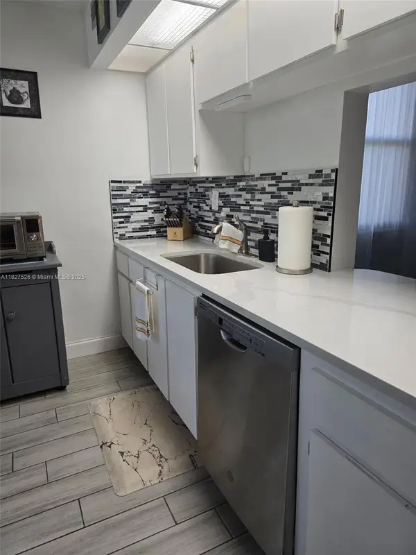 6800 Cypress Rd #106, Plantation, FL 33317