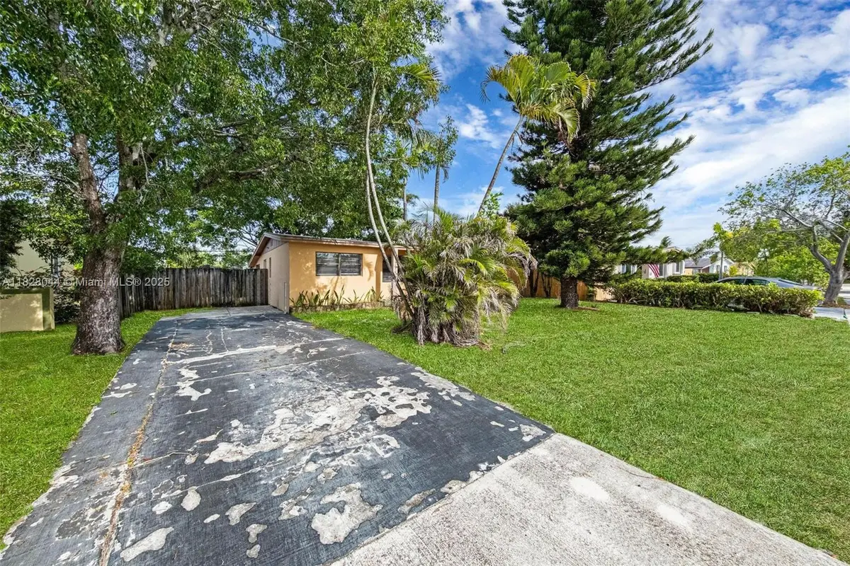 4130 NW 12th Ave, Oakland Park, FL 33309 - Image #1