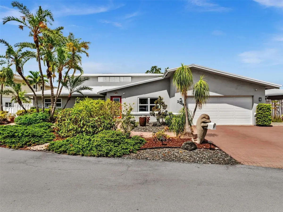 2108 NE 24th St, Wilton Manors, FL 33305 - Image #1