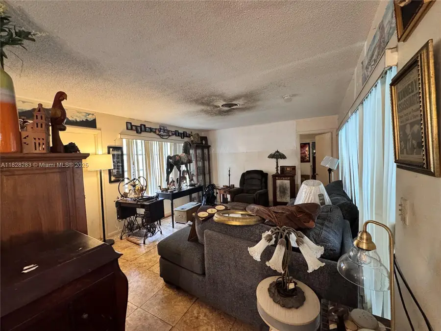 1930 NW 33rd St, Oakland Park, FL 33309 - Image #3