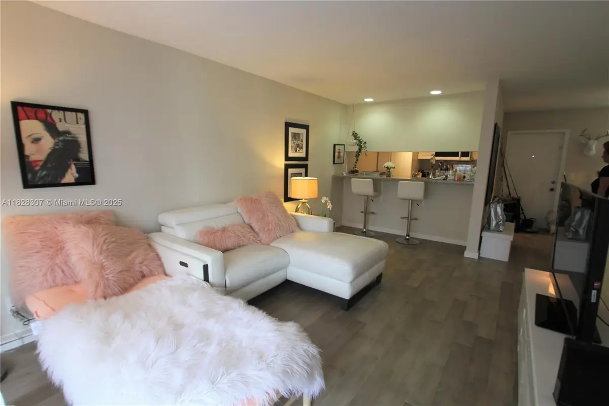 825 NW 13th St #1110, Boca Raton, FL 33486 - Image #1