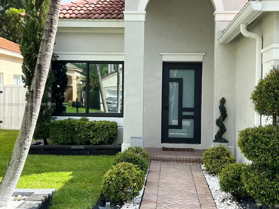 800 Tanglewood Cir, Weston, FL 33327 - Image #2